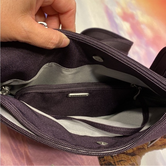Baggallini Cross Over Crossbody Anti-theft Bag - Picture 5 of 11
